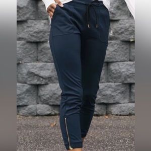 Zyia - Navy peak zipper jogger -NWT